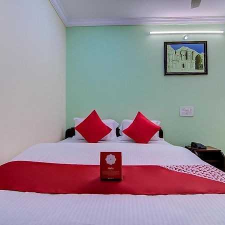 Oyo Lalitha Delight Hotel Визакхапатнам Екстериор снимка