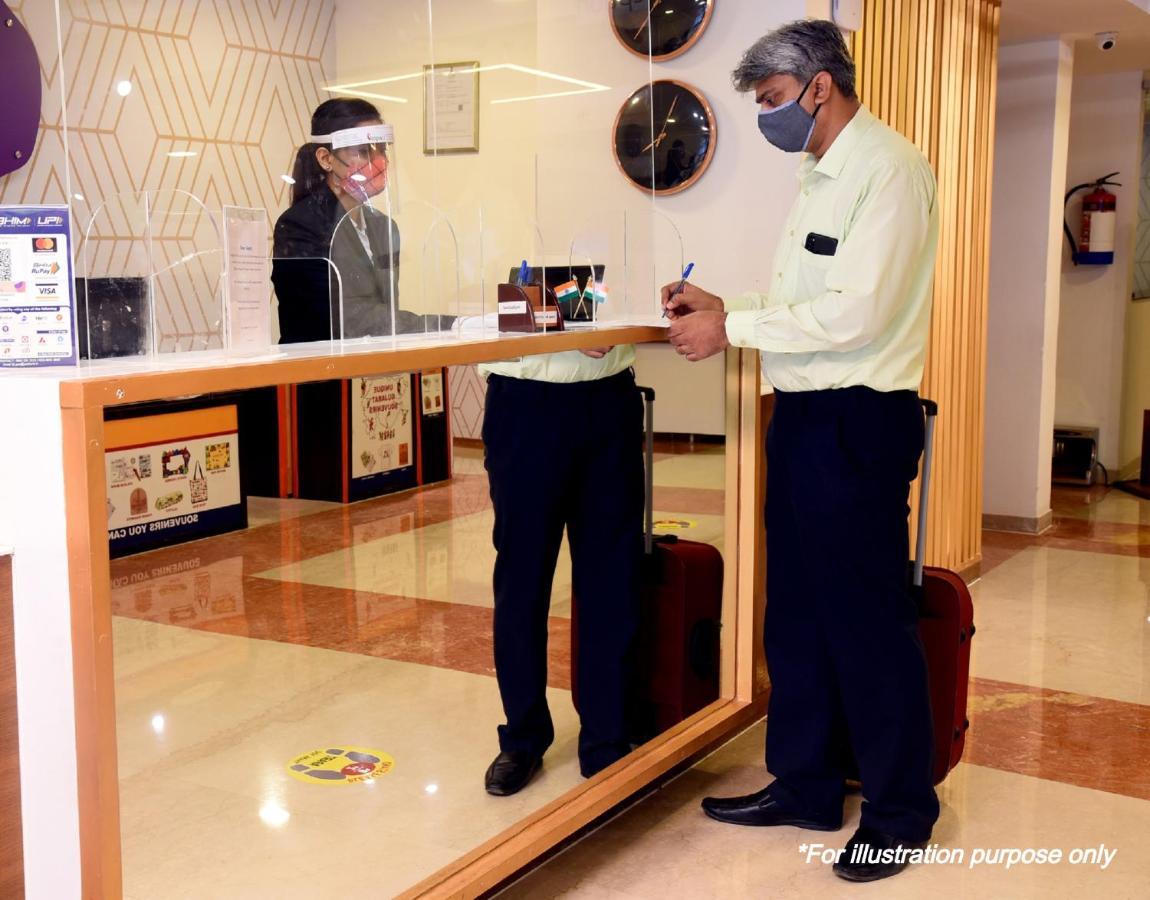 Oyo Lalitha Delight Hotel Визакхапатнам Екстериор снимка